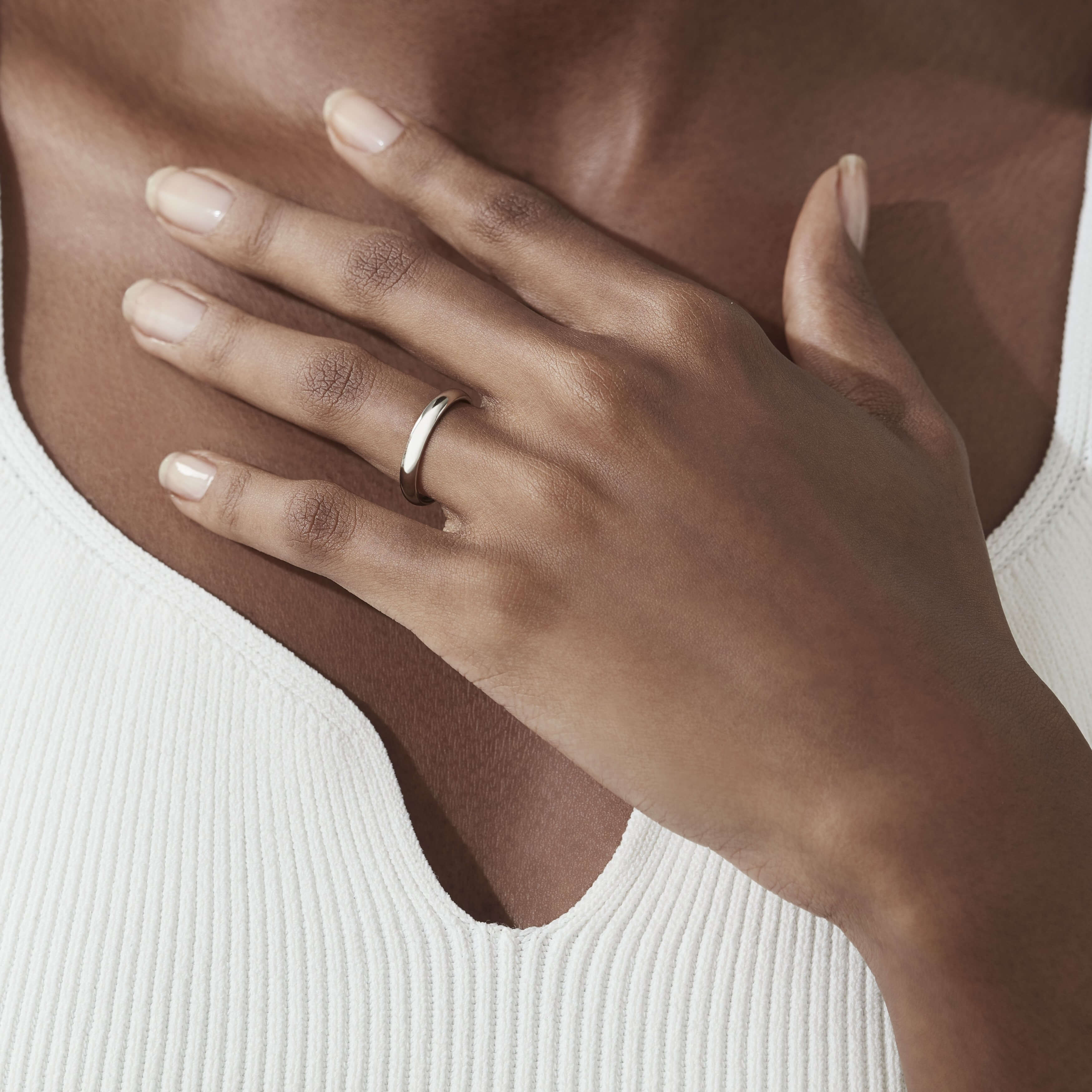 Classic Court Wedding Ring in Platinum | 3mm - Image 2
