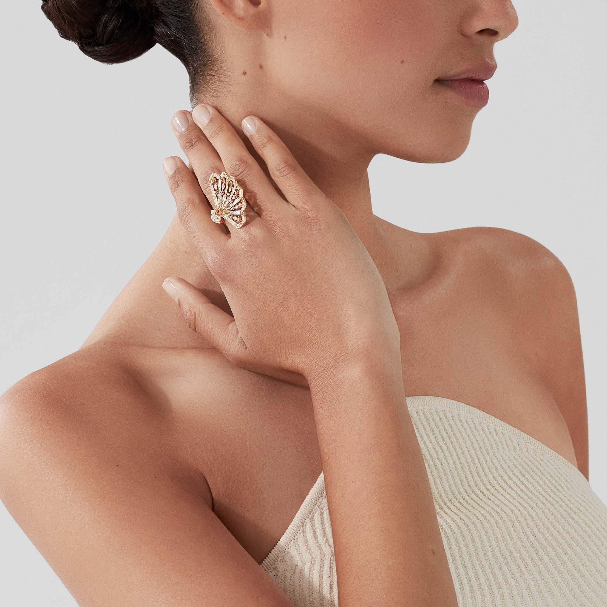 Fanfare Symphony Diamond and Orange Sapphire Ring | In 18ct Yellow Gold with Golden Mother of Pearl - Image 2