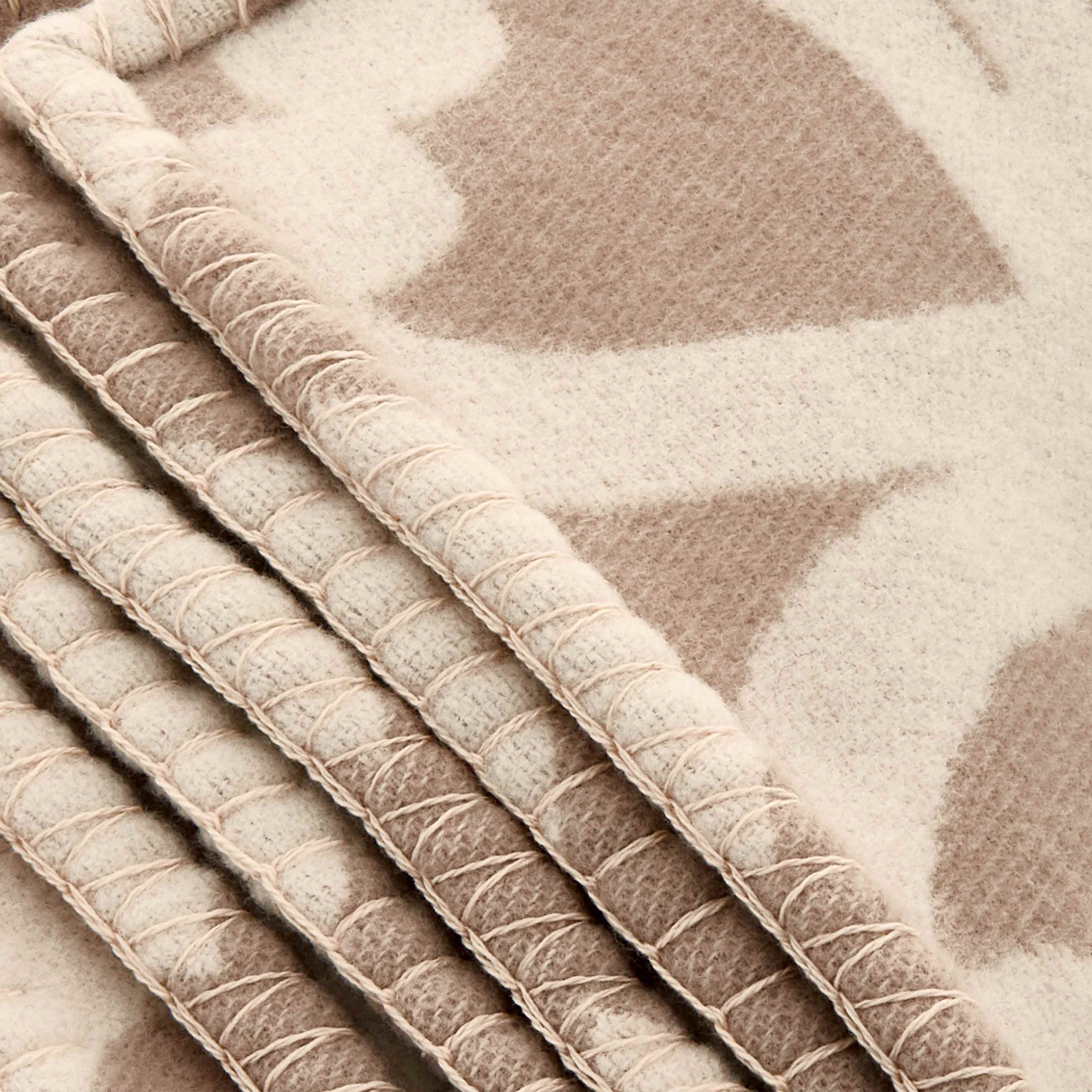 Garrard Merino Wool And Cashmere Baby Blanket - Image 5